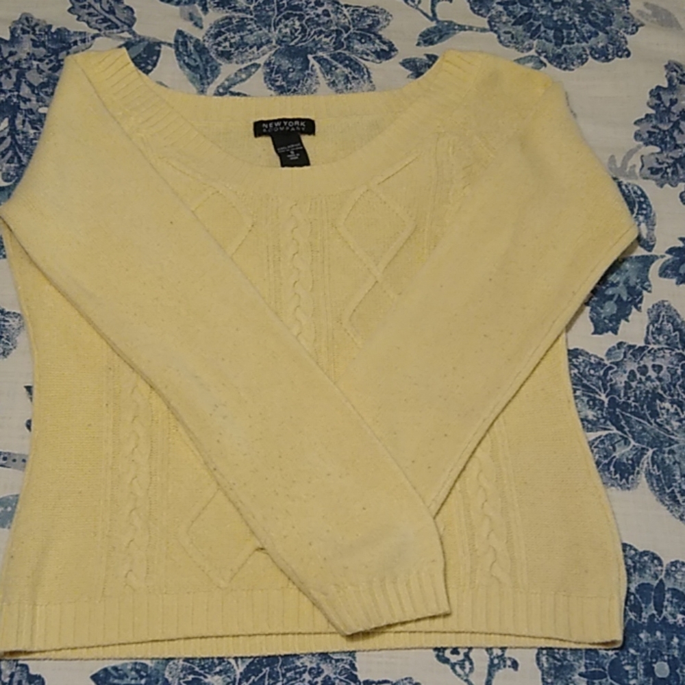 Ladies New York & Company ribbed small sweater